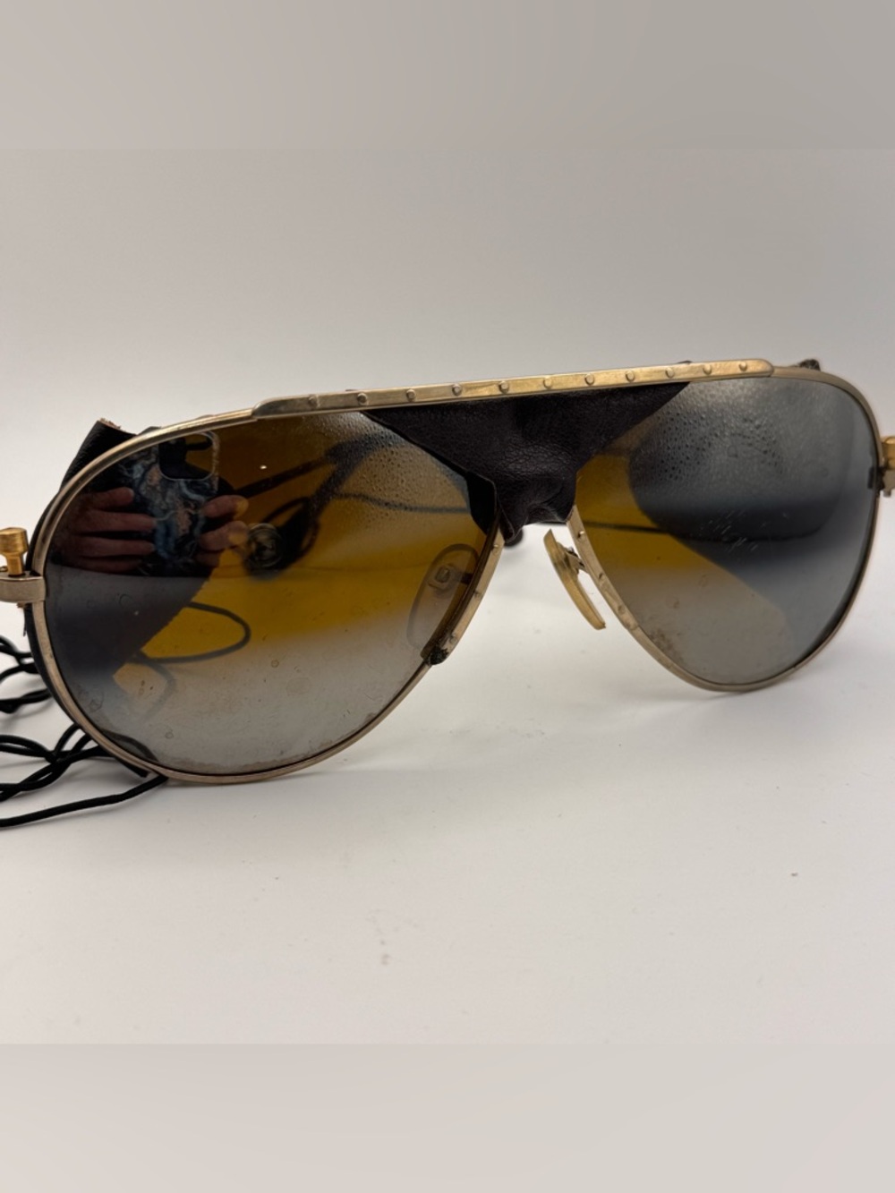True Aviator 70s Shield Sunglasses - Gold Frame Brown Gradient Lenses Leather - Picture 2 of 15